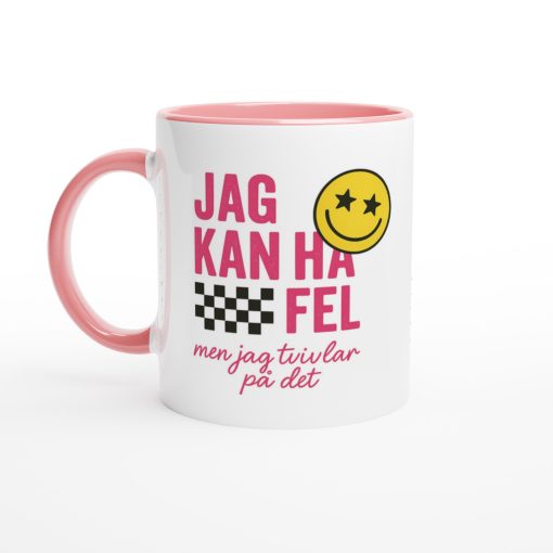 Vit mugg med texten “Jag kan ha fel men jag tvivlar på det”, rutflagga och smiley – rolig mugg med tryck och självsäker humor
