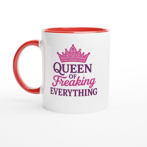Vit mugg med rosa krona och texten “Queen of Freaking Everything” – rolig mugg med tryck till självsäker kvinna