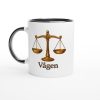 Vit mugg med illustration av vågskålar och texten “Vågen” – stilren mugg med tryck för stjärntecknet Vågen