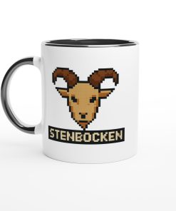 Vit mugg med pixelgrafik av ett gethuvud och texten “Stenbocken” – rolig mugg med tryck i retrostil för stjärntecknet Stenbocken
