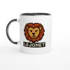 Vit mugg med pixelgrafik av ett lejon och texten “Lejonet” – rolig mugg med tryck i retrostil för stjärntecknet Lejonet