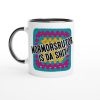 Vit rolig mugg med färgglad virkad ruta och texten “Mormorsrutor is da shit!” – perfekt present till virkare